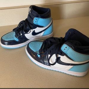 Blue Jordan’s size 8 Women’s